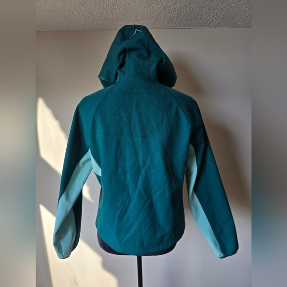 NWT Asics Women's Softshell Running Jacket Green Size Small. - Picture 2 of 8